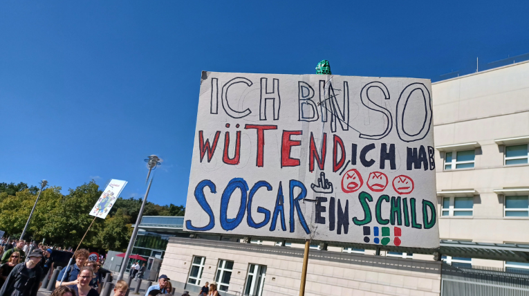 Plakat mit Titel