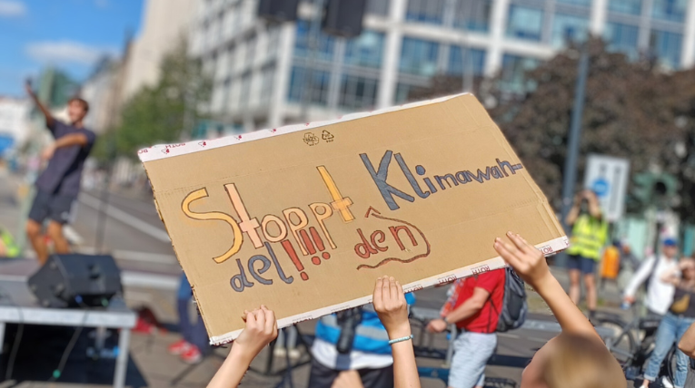 Plakat mit Titel
