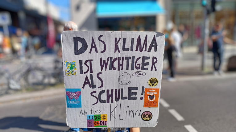 Plakat mit Titel