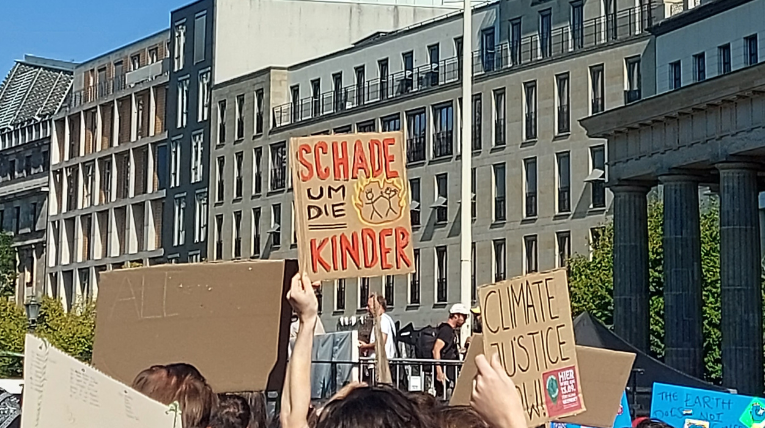 Plakat mit Titel