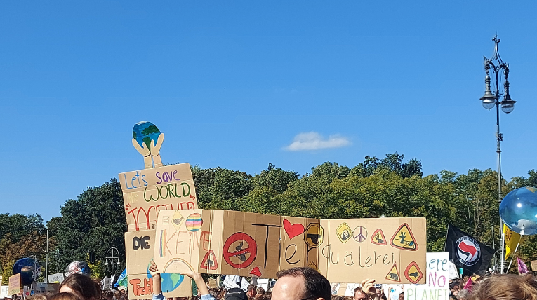 Plakat mit Titel