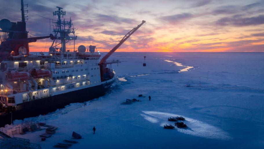 Die Polarstern im Eis