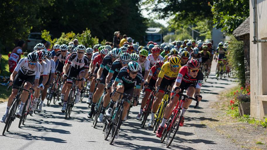 Die Radfahrer der Tour-de-France während eines Rennens. 
