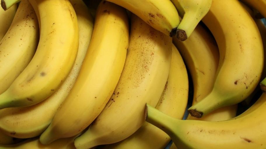 Bananen übereinandergestapelt