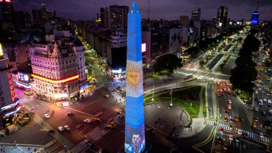 beleuchteter Obelisk in Buenos Aires