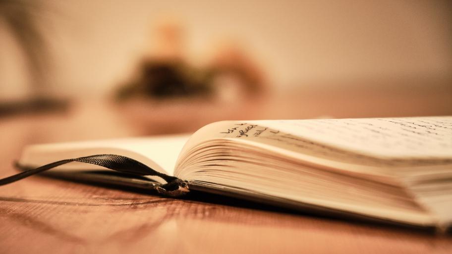 Aufgeschlagenes Tagebuch 