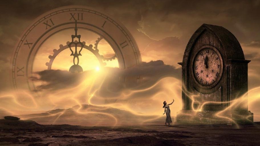 das ganze Bild ist einem braun-goldfarbenen Ton gehalten. Der Hintergrund ist von waberndern Wolken geziert, die eine große, altertümliche Uhr umgeben. Rechts davon auf dem kahlen Boden blickt eine kleine Frau zu einer zweiten großen Uhr empor.