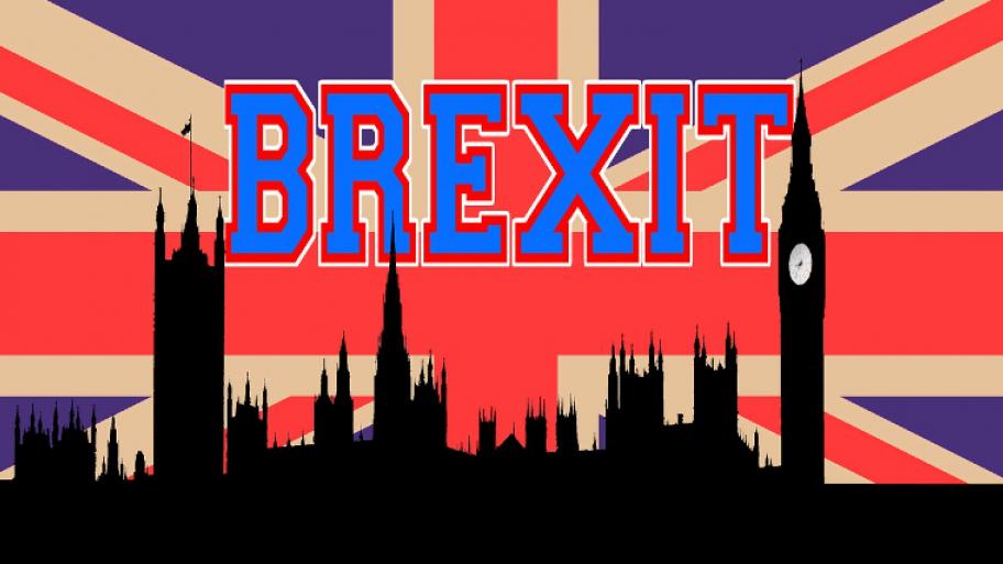 Silhouette von London, Fahne und Brexit-Schriftzug