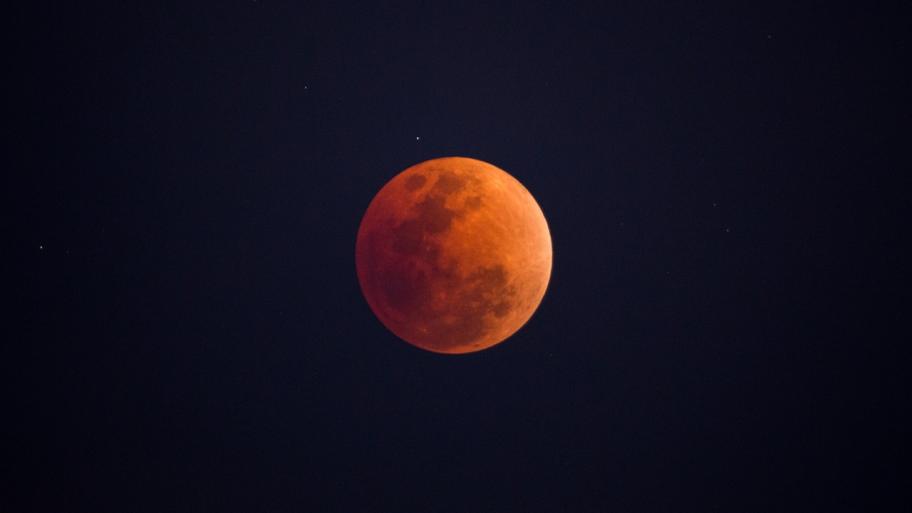 Ein roter Mond