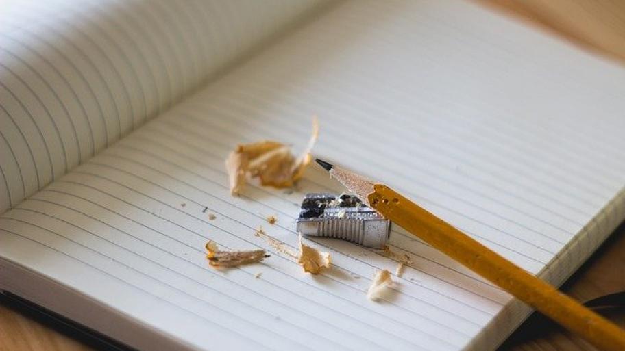 Notizbuch mit Bleistift