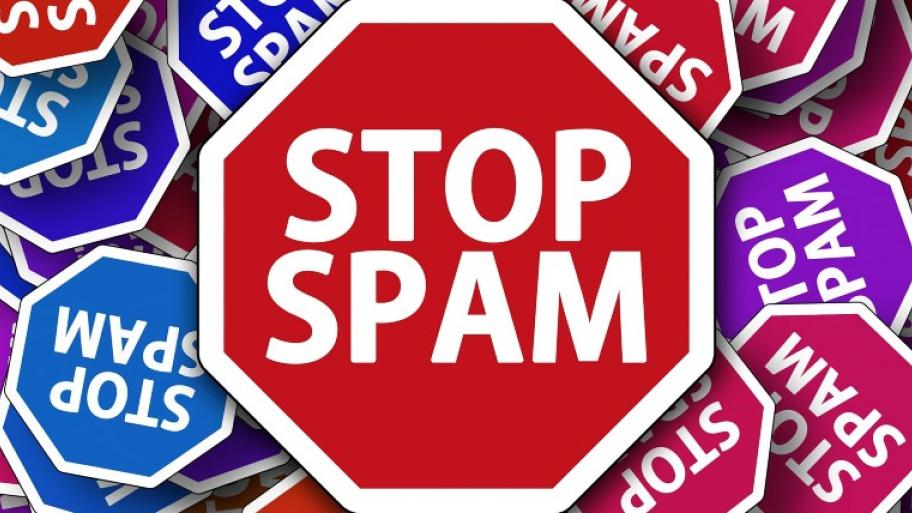 Stoppschild mit der Aufschrift: STOP SPAM