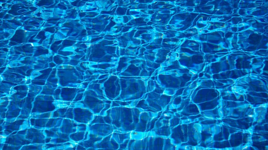 Wasser im Schwimmbad