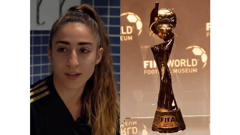 Colloage: links die spanische Fußballerin Olga Carmona, rechts der Pokal der FIFA-WM der Frauen 