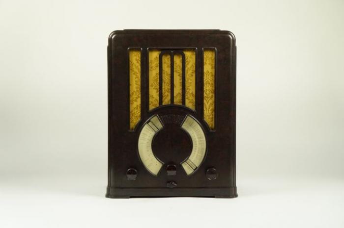 Ein Radio aus dem 20. Jahrhundert. 