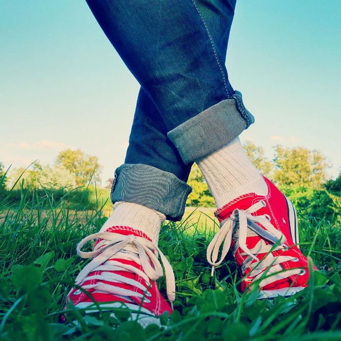 Hohe und feste Schuhe. 