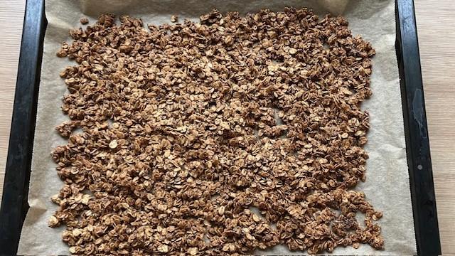 Das fertige Müsli frisch aus dem Backofen.